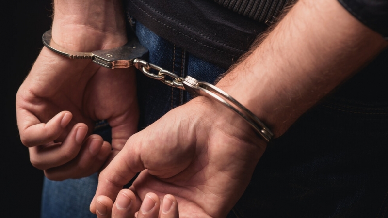 Задържаха 16 годишно момче с оръжие и наркотици в Казанлък съобщиха от полицията На