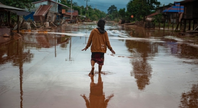При тежки наводнения в Северна Корея са загинали най малко 76
