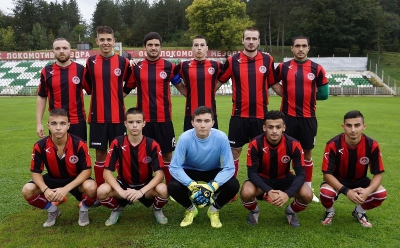 Локомотив Мездра успя да с наложи с 3 1 като домакин