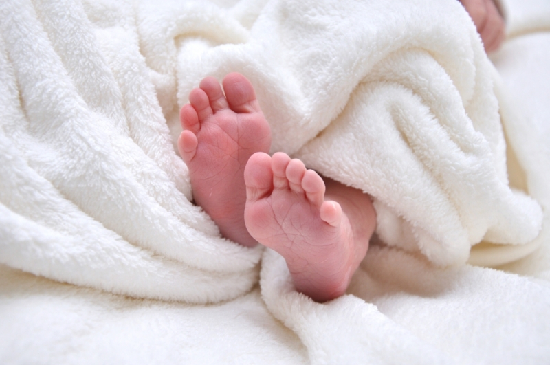 Майчина кърма стана причина за смъртта на бебе във Великобритания