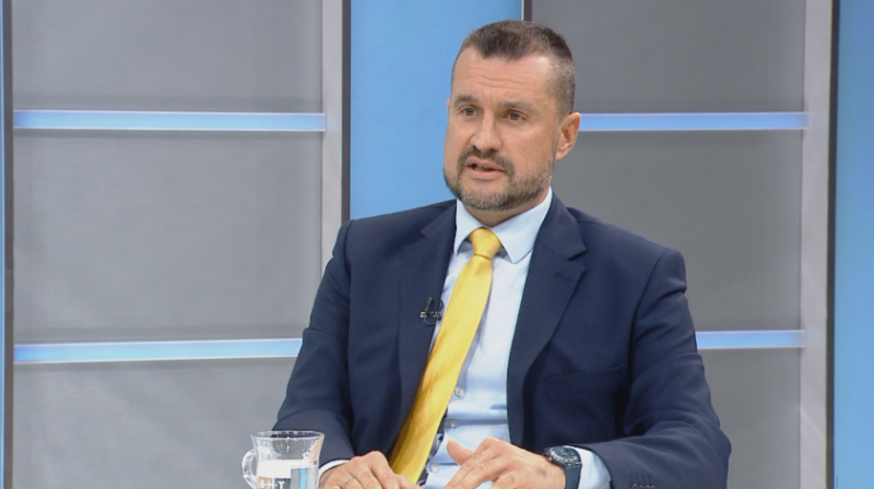 Калоян Методиев за първите 100 дни на управлението: Двойка, резил