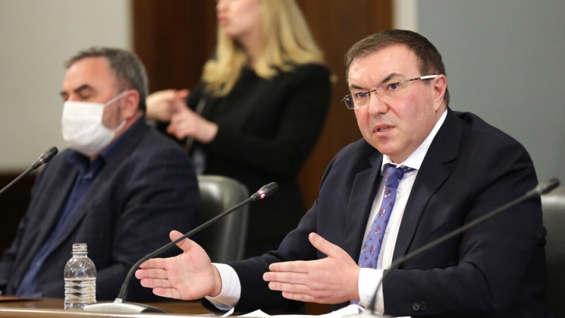 Ангелов: Отчитаме първи крачки от края на третата вълна