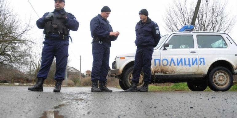 Полицаи са хванали врачанин подкарал нередовен камион в село Чирен