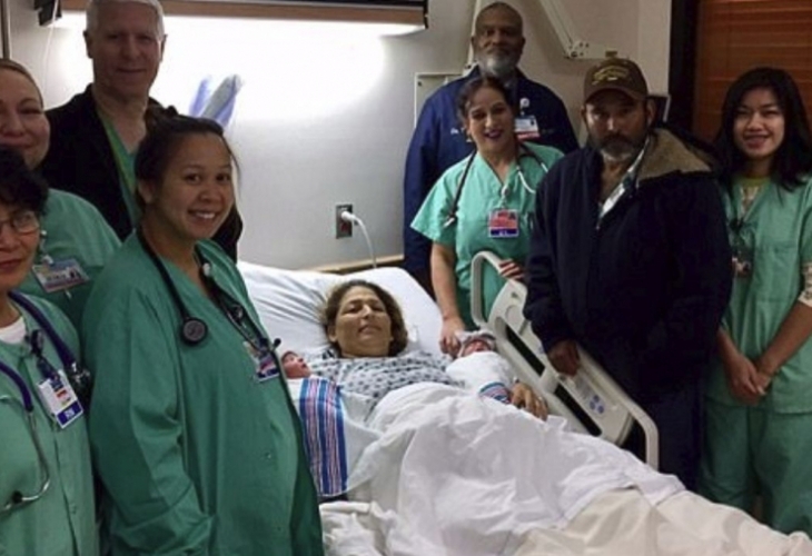 Близнаци се появиха на бял свят в Калифорния в две