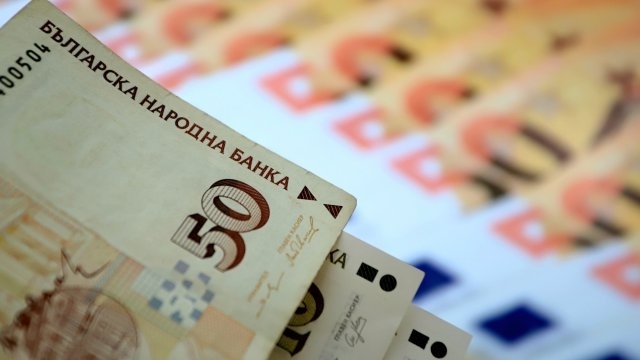 Превръщането на левовите заеми и влогове в евро ще е автоматично и безплатно