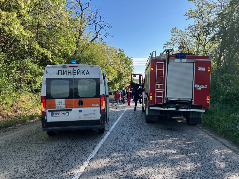 Кола с пиян шофьор се заби в цистерна на пътя