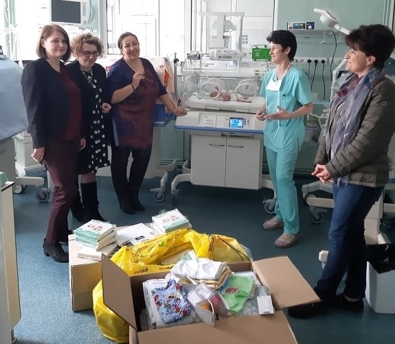 Дамски благотворителен клуб Монтана на токчета направи дарение на отделението