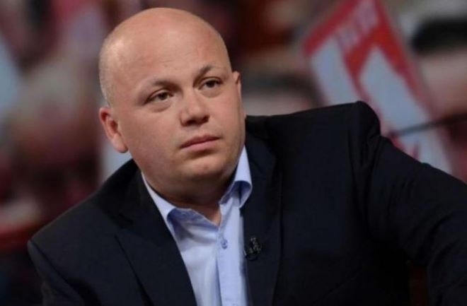 Тримата журналисти Силвия Великова Виктор Иванов и Александър Симов направиха