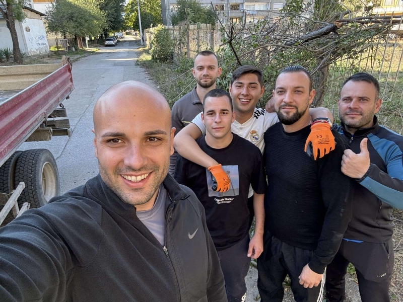 Младежи от Враца с поредна инициатива за облагородяване на кварталите в града