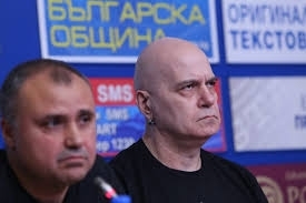 Сайтът на телевизията на Слави Трифонов 7 8 ТВ също става