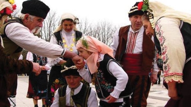 На 2 март 2025 година отбелязваме празника Сирни заговезни наричан още Прошка Поклади