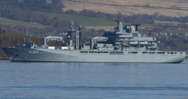 Йеменските хуси се заканиха да продължат да атакуват британските кораби