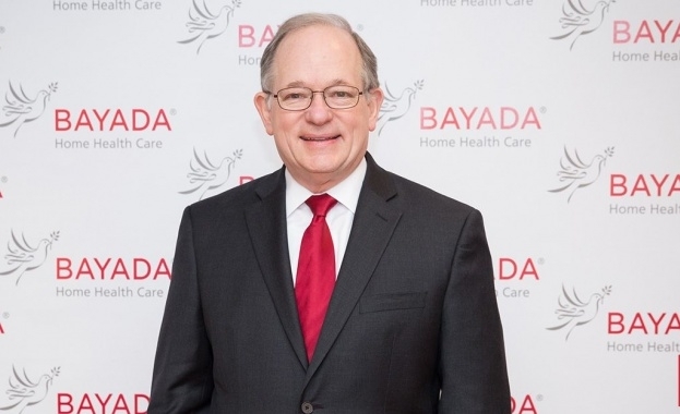 71 годишен американски бизнесмен раздаде 20 милиона долара като бонуси за