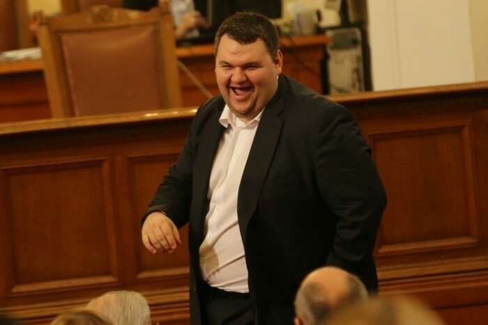 Българският депутат бизнесмен и издател Делян Пеевски е наел една
