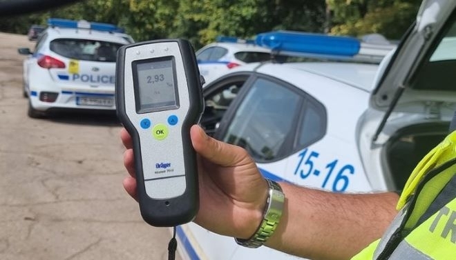 Ето колко време трябва да чакате, преди да седнете зад волана след употреба на алкохол