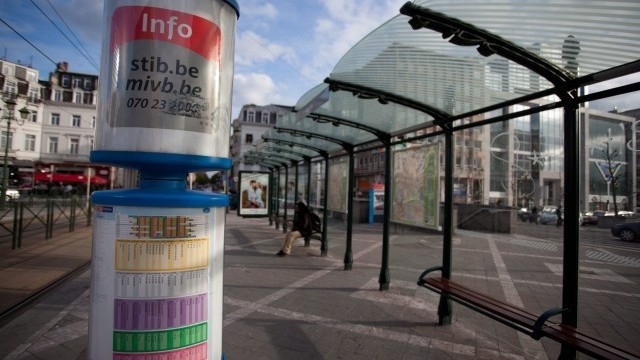 Около 40 души бяха евакуирани от сграда в квартала на