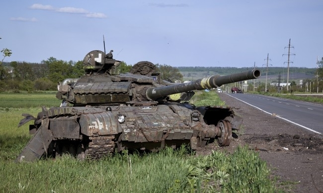 Боевете по фронтовата линия в Източна Украйна не стихват а