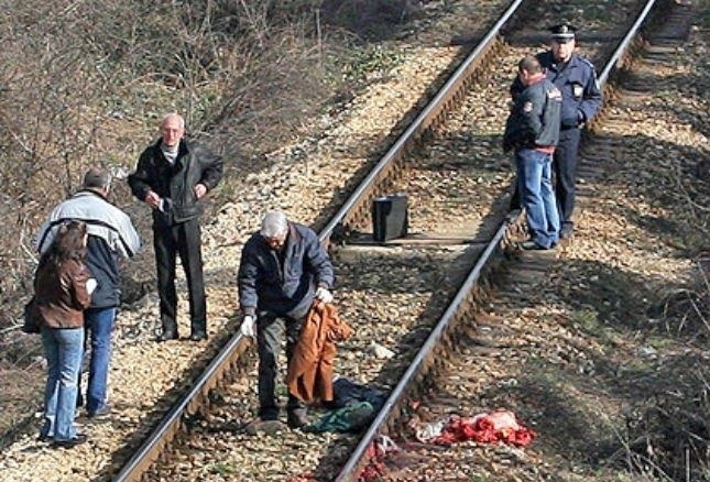 Бързият влак София Бургас прегази възрастен мъж на железопътната линия в бургаския квартал Долно Езерово Инцидентът