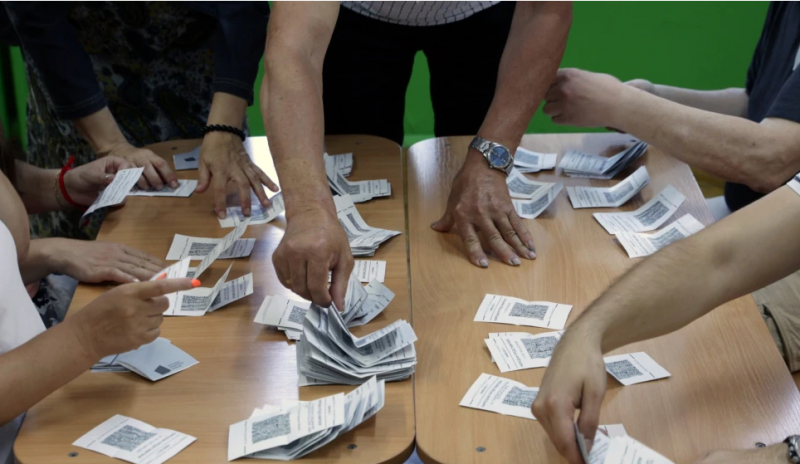 Категорична подкрепа за президентската двойка Румен Радев и Илияна Йотова и