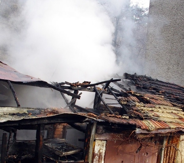 Барака е изгоряла при пожар в Брегово, съобщиха от областната