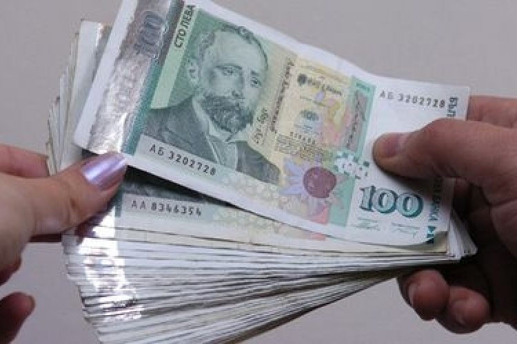 Районен съд Лом осъди Р В Ц бивш старши счетоводител