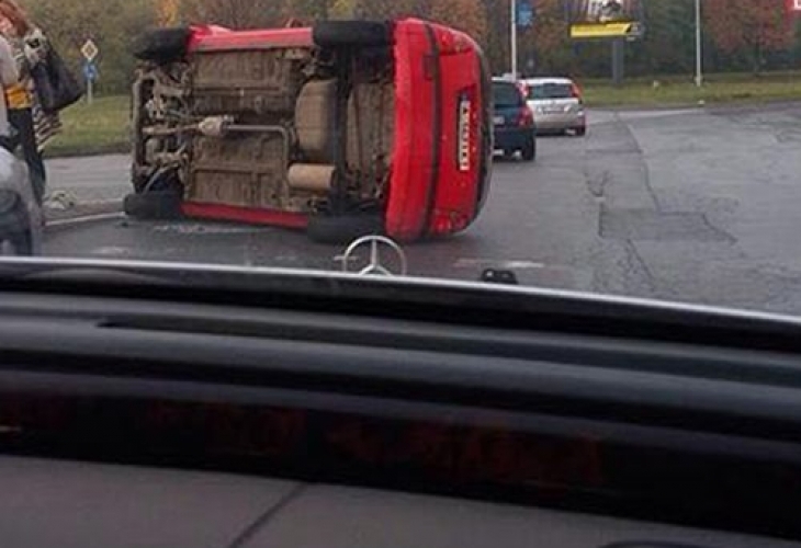 Бургазлийка обърна автомобила си на излизане от града в посока