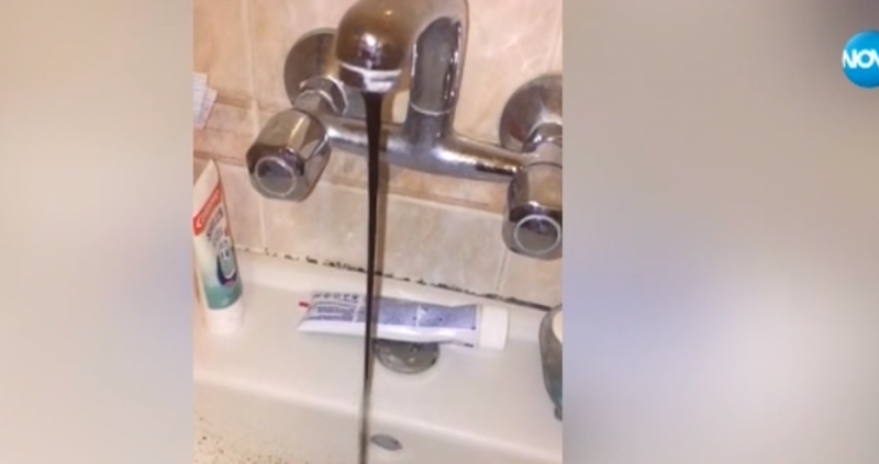 Черна вода потече от чешмите в Пловдив Това стана ясна
