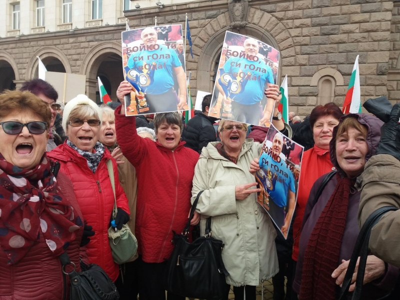 Стотици недоволни от новата по висока цена на водата в област