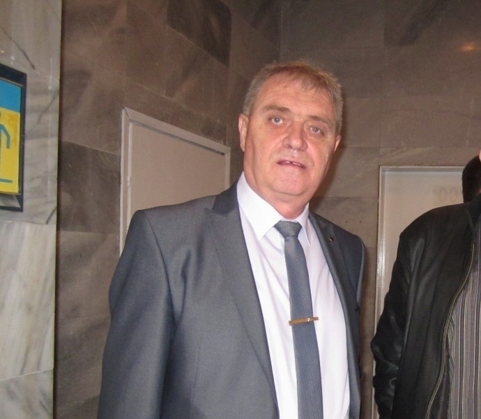 Орлин Димитров заема незаконно поста Директор на РЗИ Враца установи журналистическо