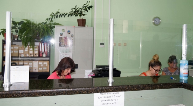 С цел спазване на противоепидемичните мерки срещу разпространението на COVID 19