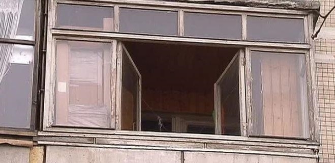Пияна рускиня провеси дете от петия етаж, каза на полицаите, че си играят