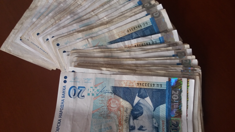 Хванаха жена свила пари от мъж в Криводол съобщиха от