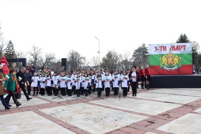 Тържествено честваха Трети март в Бяла Слатина /снимки/
