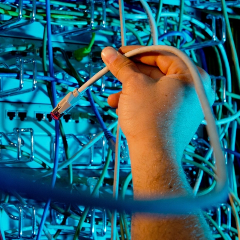 Подслушват ни много и все законно твърдят експерти Има много