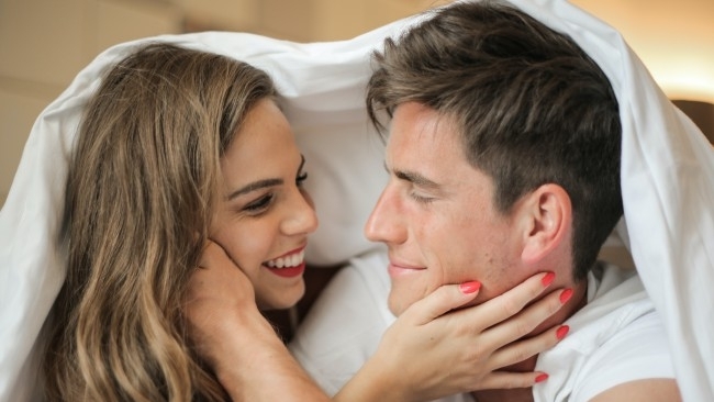 Дали заради порнофилмите или заради сексуалните легенди в пространството се