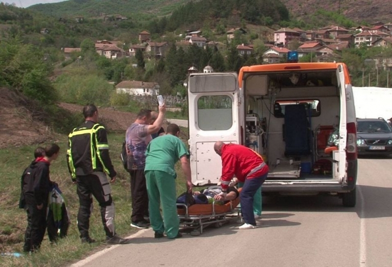 Млад шофьор блъсна пешеходка в Зверино и се спря в