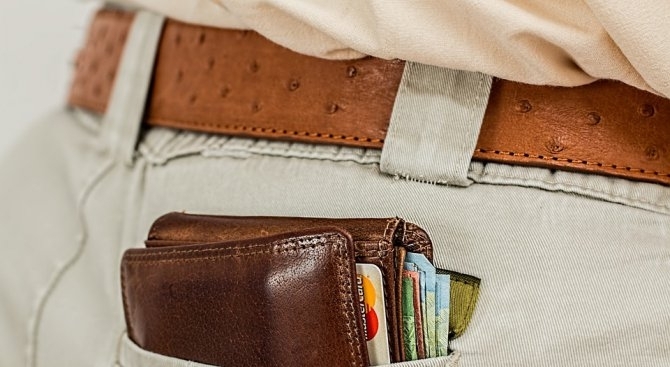 15 годишната Кристина от Пещера е намерила портмоне с пари документи