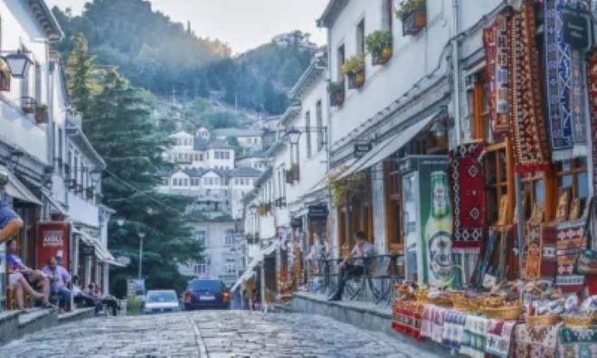 Икономиката на Албания отчита ръст от близо 4% през 2025 година