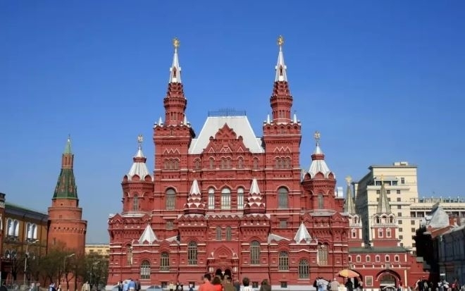 Българските туроператори отменят екскурзиите до Русия