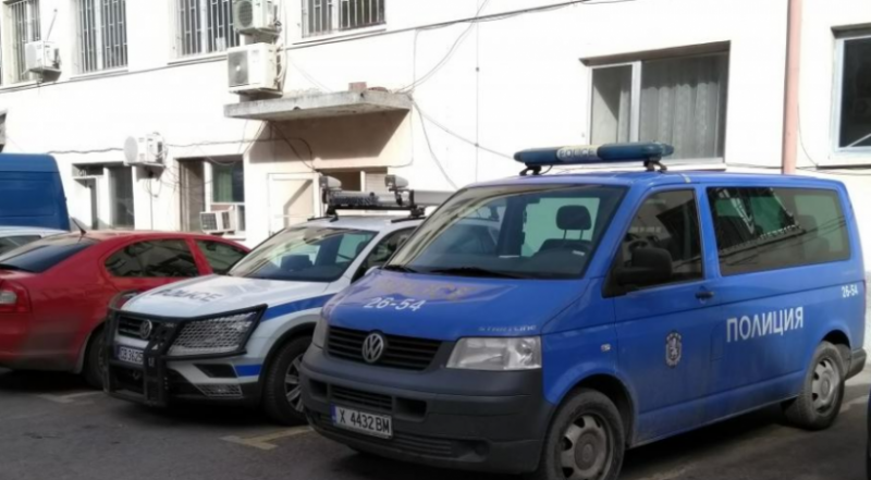 Министерството на вътрешните работи е започнало да събира списъци от