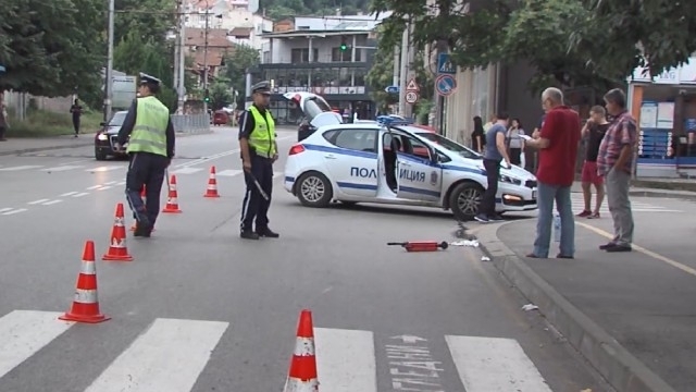 Млада шофьорка е блъснала дете на пешеходна пътека във Враца