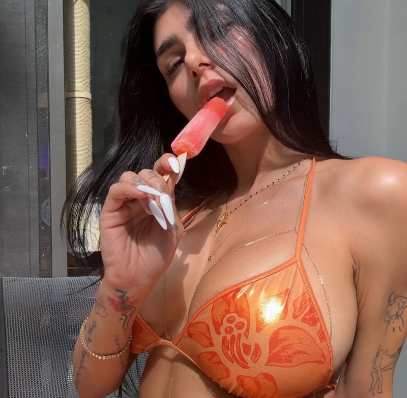 Тя беше в индустрията за възрастни само няколко месеца но