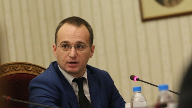 Дадоха на ЧСИ депутат, завлякъл десетки хора с над 100 бона