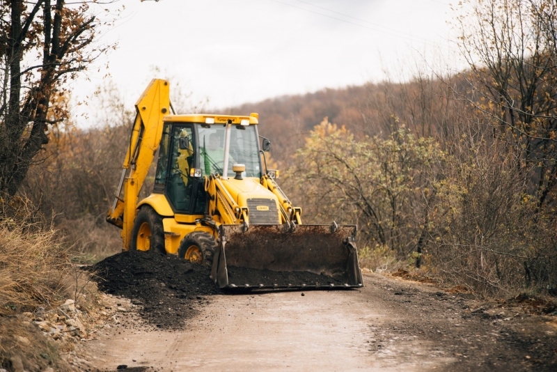 Служители на Общинско предприятие Чистота към Община Мездра извършиха текущ