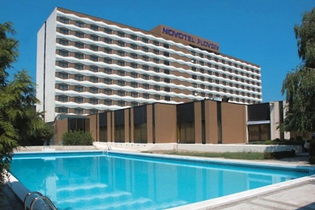 Бизнесменът Сава Чоролеев е купил пловдивския Новотел за 22 8 млн