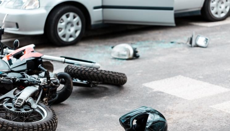 Кола и мотор се удариха в Монтанско съобщиха от МВР