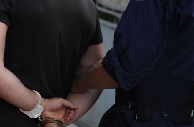 Прибраха в психиатричния център мъж следял жена и дъщерите й