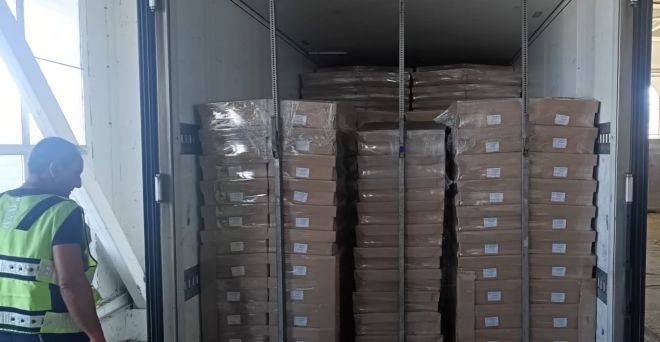 Удар! Митничари задържаха над 900 000 заготовки за цигарени кутии край Видин /снимки/