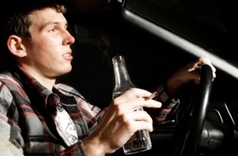 Полицаи хванали почерпен шофьор да дава газ във врачанско село