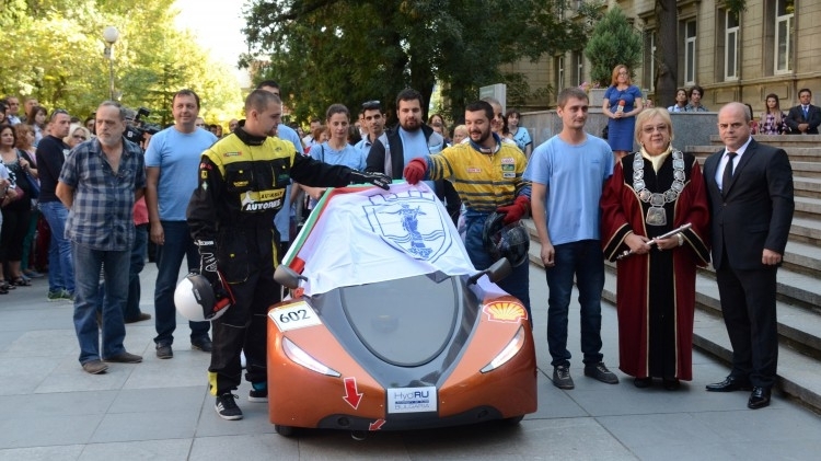 Прототип на водороден автомобил разработен от студенти и преподаватели от